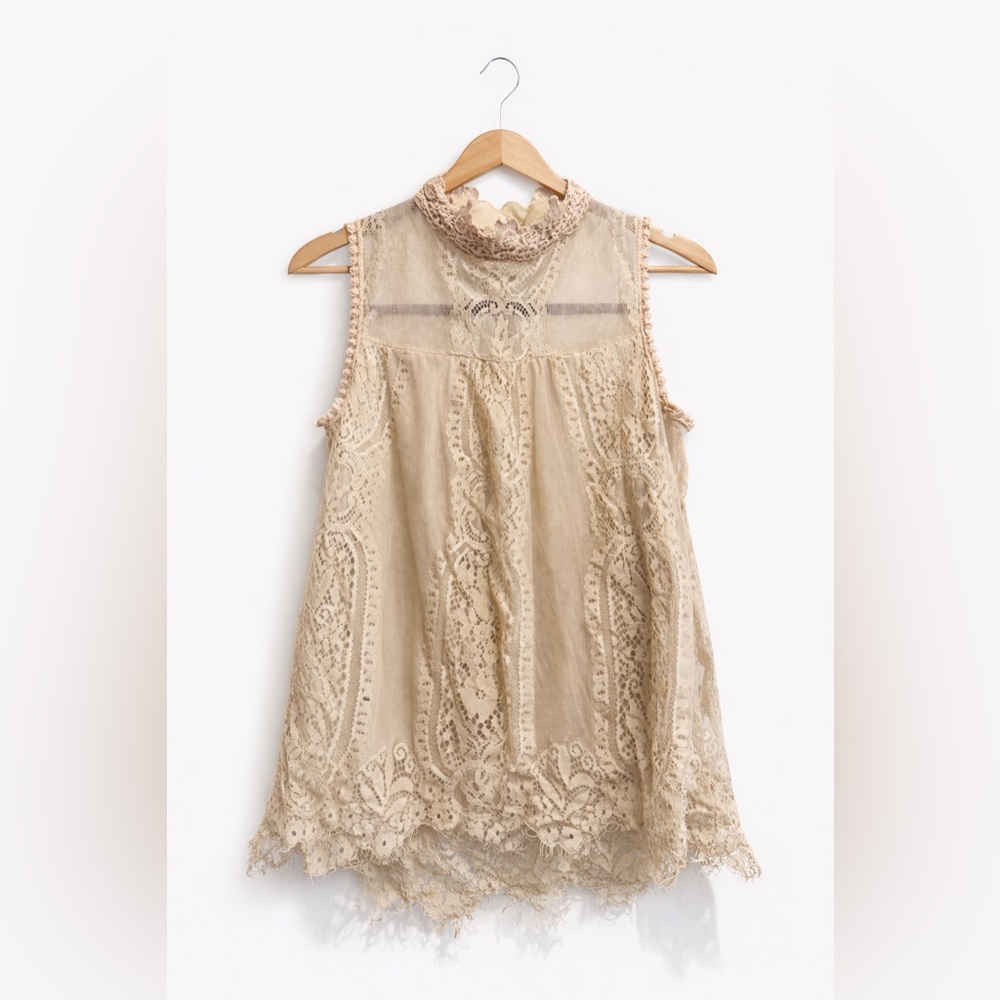 Elegant Lace Sleeveless Top